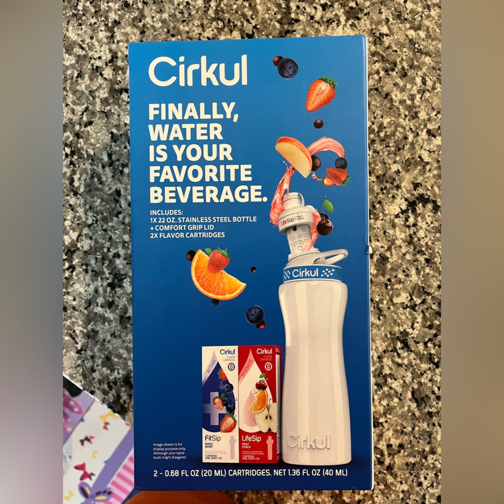 Cirkul 22oz stainless steel water bottle set